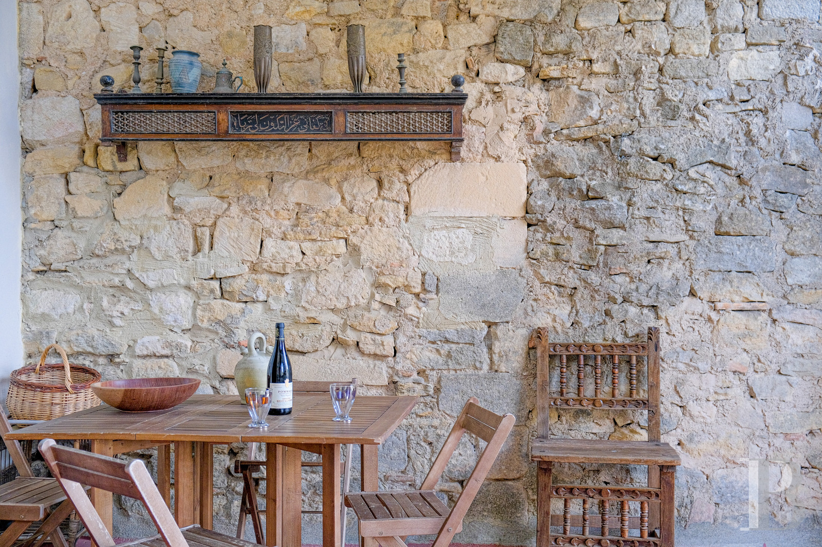 A time-stakingly renovated medieval fortress in the Gard, between Bagnols-sur-Cèze and Pont-Saint-Esprit - photo  n°14