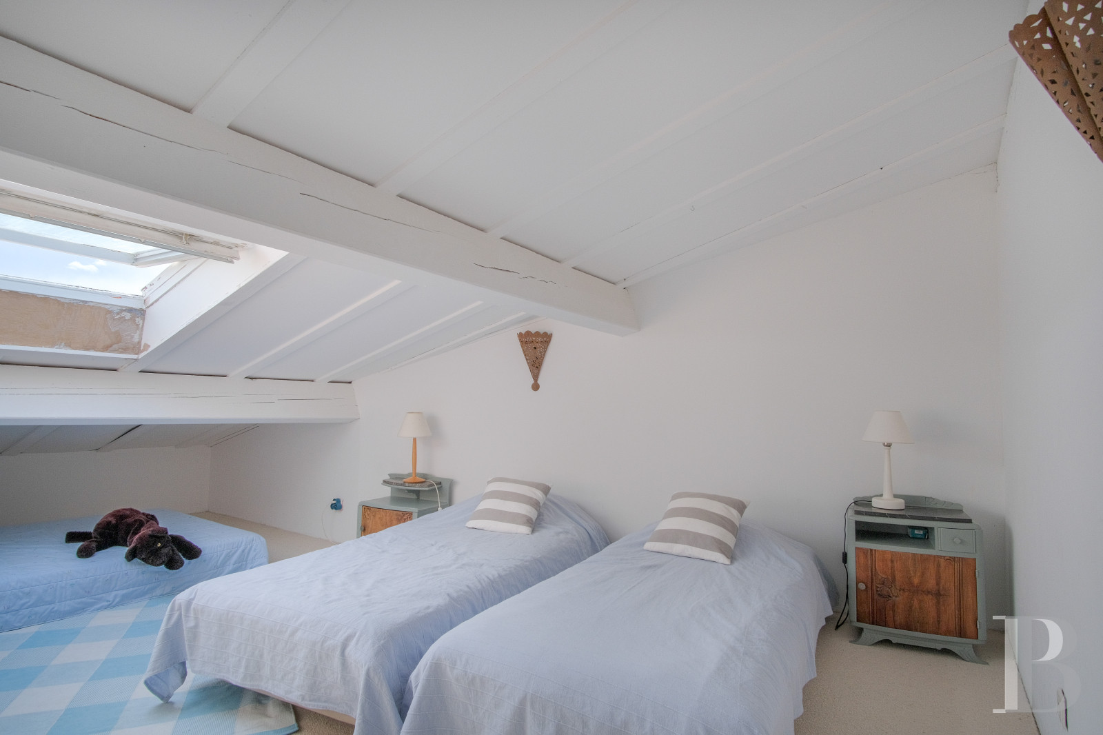 A time-stakingly renovated medieval fortress in the Gard, between Bagnols-sur-Cèze and Pont-Saint-Esprit - photo  n°21