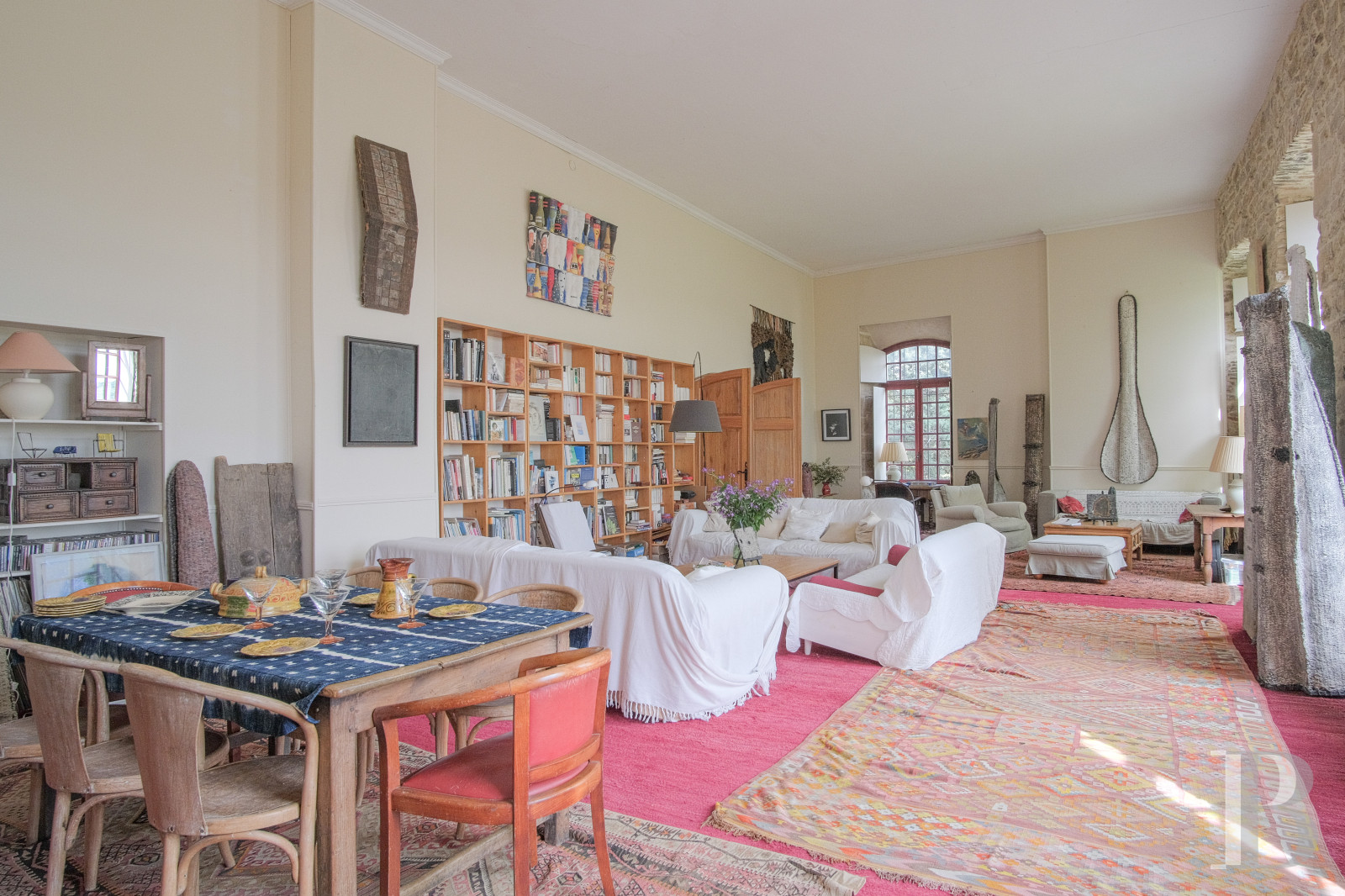 A time-stakingly renovated medieval fortress in the Gard, between Bagnols-sur-Cèze and Pont-Saint-Esprit - photo  n°9