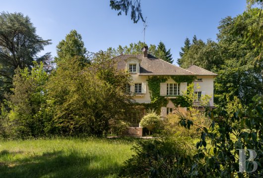 ile-de-france - A 1920's Grand Villa in a 2.5 hectare shared and landscaped estate  in Barbizon with private access to the Fontainebleau forest