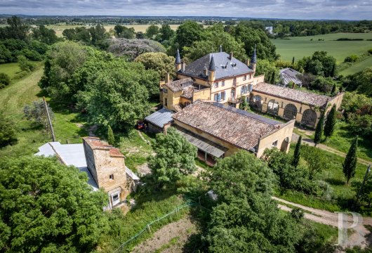midi-pyrenees - A 19th century chateau, its greenhouse and wooded grounds  30 minutes from Toulouse city centre, in the heart of the countryside 