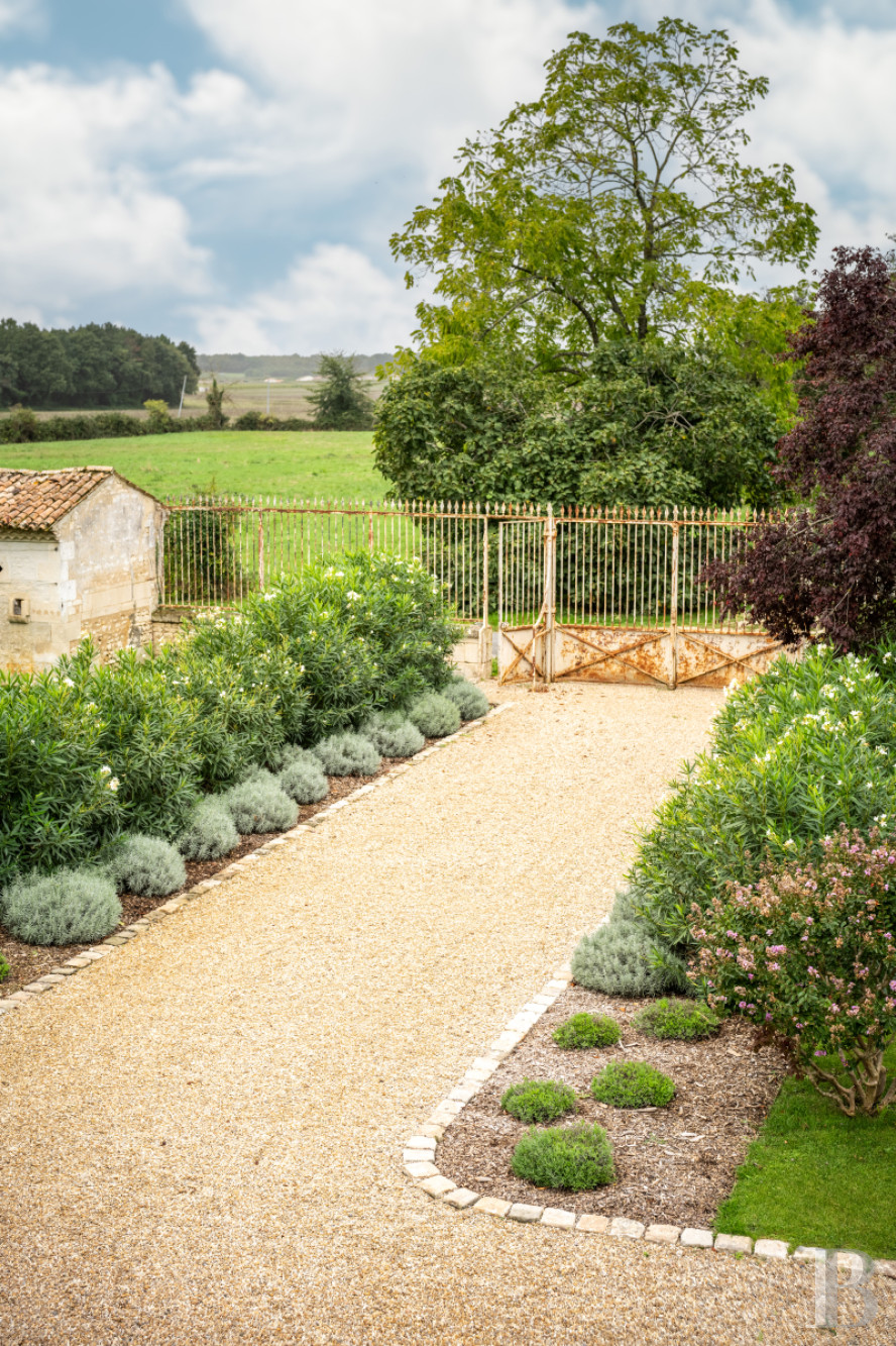 A former vineyard converted into a family home in Charente-Maritime, between Saintes and Royan - photo  n°4