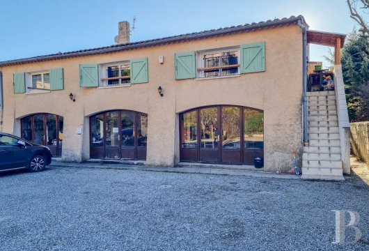 provence-cote-dazur - A former factory complex with three separate buildings to be renovated and a floor area of over 2,000m², on the outskirts of a village in France’s beautiful Verdon regional nature park