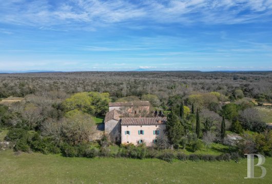 languedoc-roussillon - A 17th century farmhouse in the heart of the Gard Garrigues,  a precious testimony to centuries of pastoral life 
