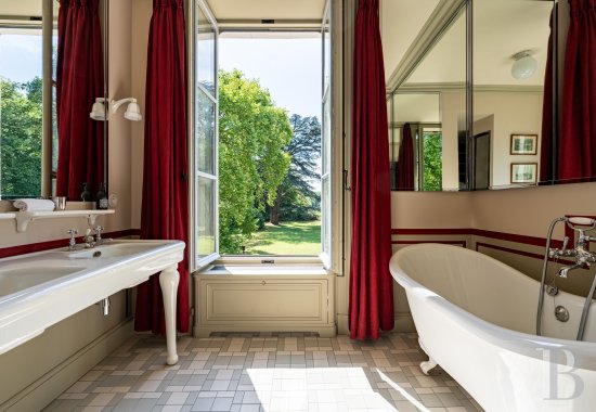 En Sologne, un manoir du 19e siècle et ses dépendances au milieu d’un vaste domaine - photo  n°22