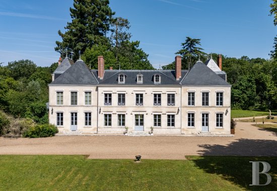 En Sologne, un manoir du 19e siècle et ses dépendances au milieu d’un vaste domaine - photo  n°4