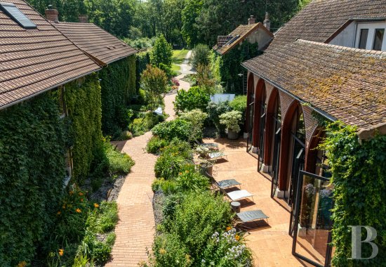 En Sologne, un manoir du 19e siècle et ses dépendances au milieu d’un vaste domaine - photo  n°5