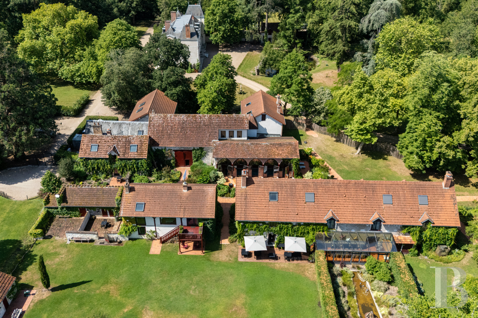 En Sologne, un manoir du 19e siècle et ses dépendances au milieu d’un vaste domaine - photo  n°6