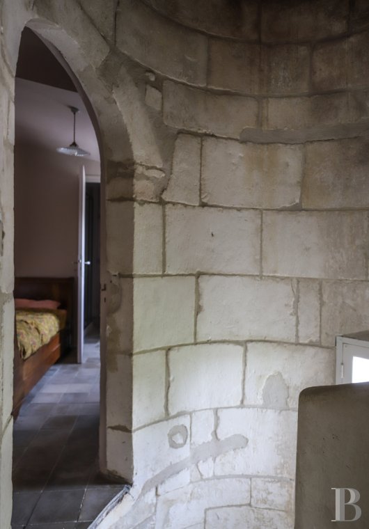 À Tarascon, dans les Bouches-du-Rhône, un mas du 15e siècle entouré d’oliveraies - photo  n°30