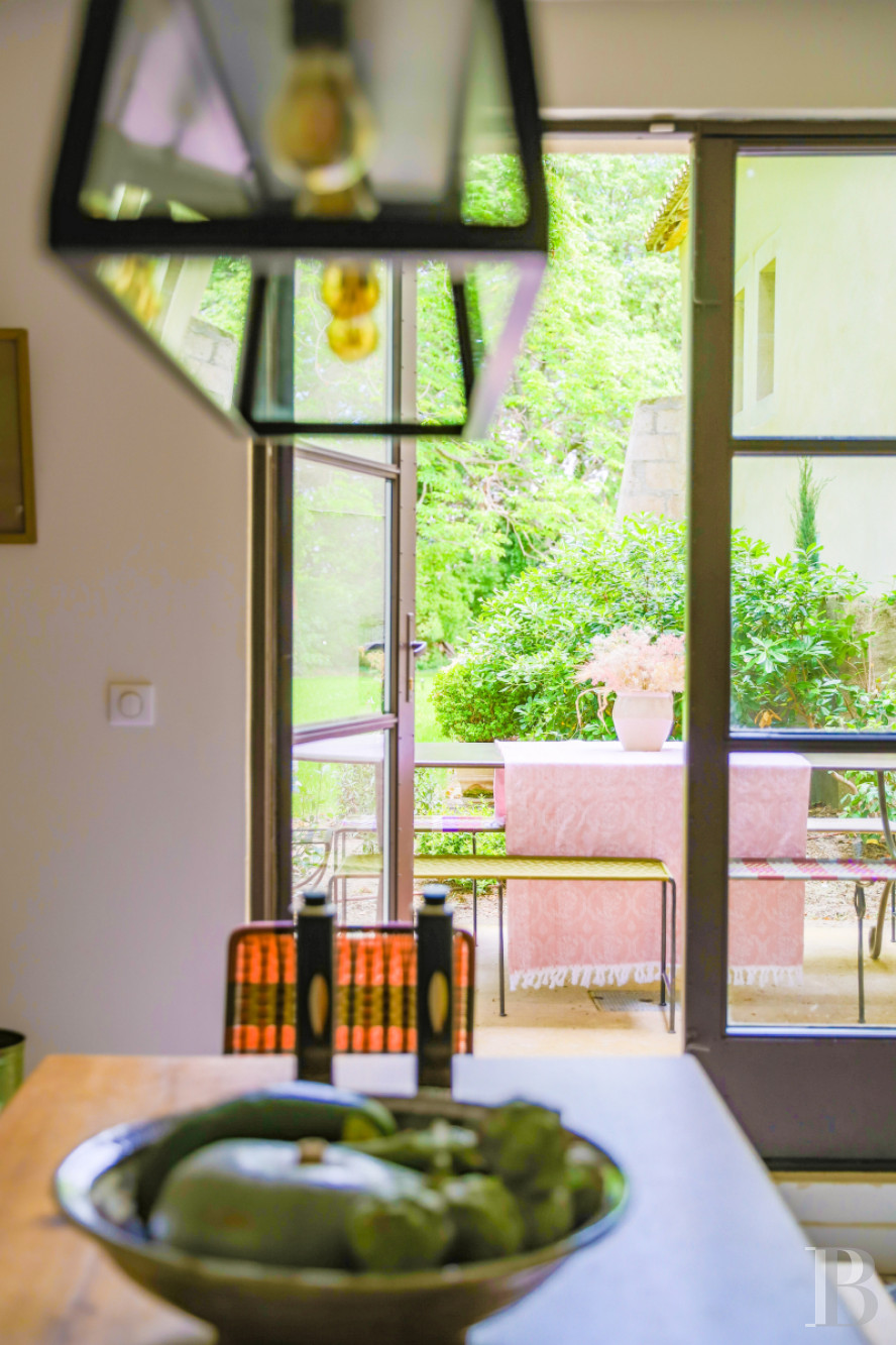 À Tarascon, dans les Bouches-du-Rhône, un mas du 15e siècle entouré d’oliveraies - photo  n°14