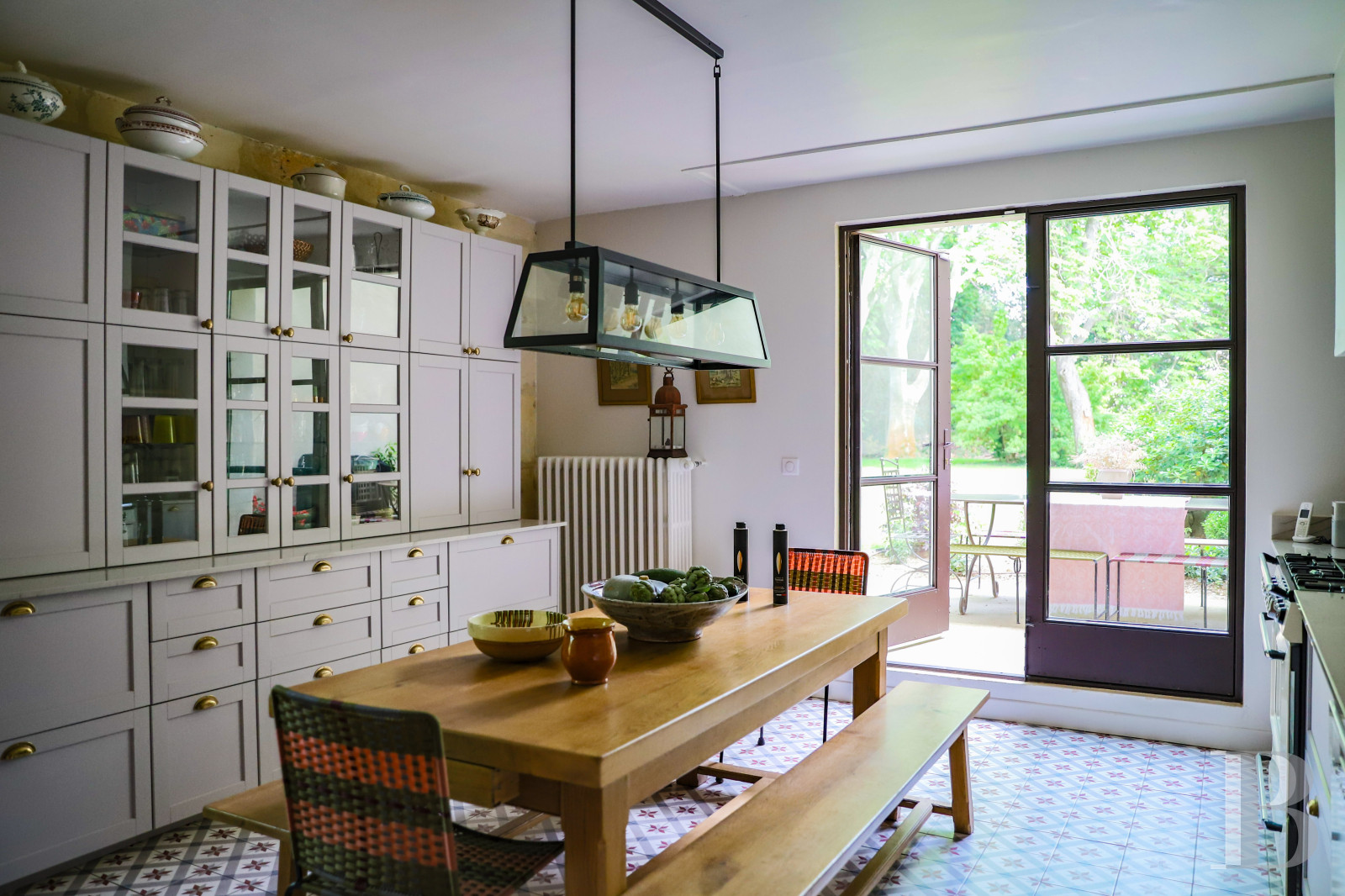 À Tarascon, dans les Bouches-du-Rhône, un mas du 15e siècle entouré d’oliveraies - photo  n°13