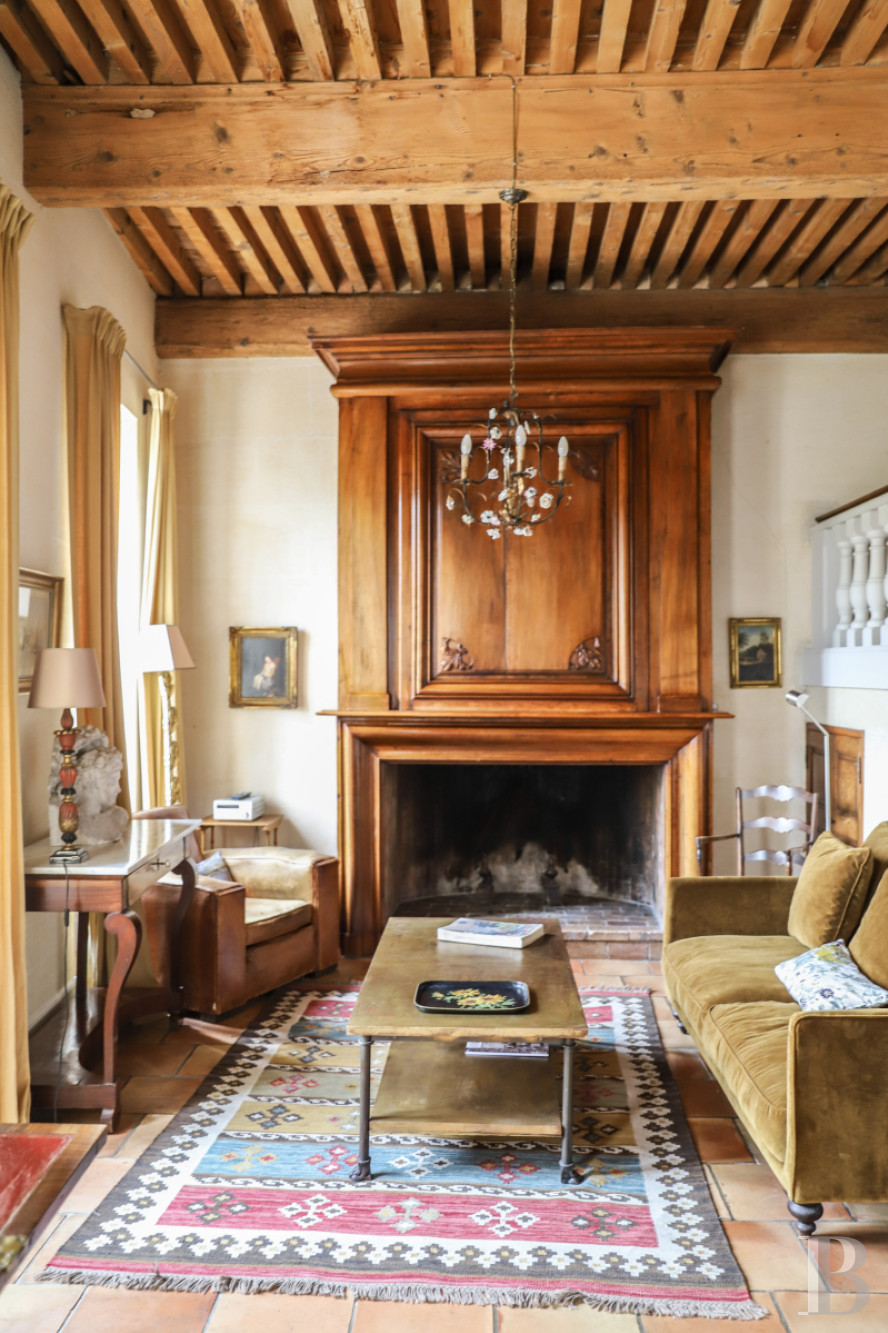 À Tarascon, dans les Bouches-du-Rhône, un mas du 15e siècle entouré d’oliveraies - photo  n°15