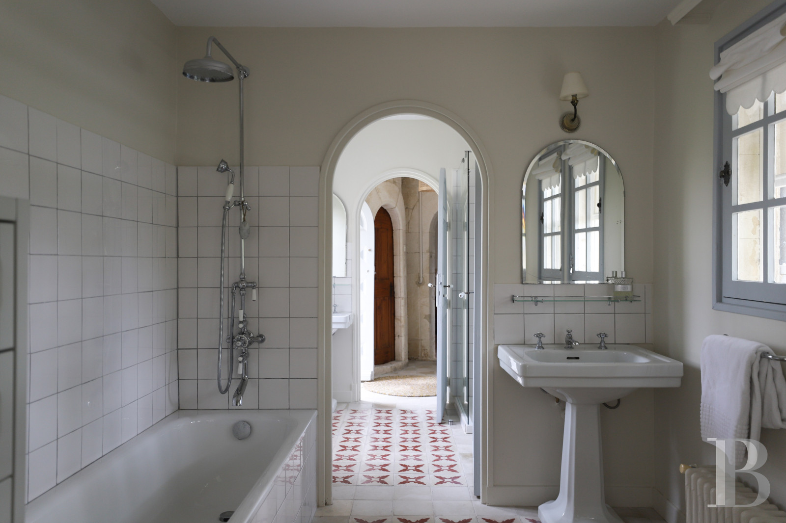 À Tarascon, dans les Bouches-du-Rhône, un mas du 15e siècle entouré d’oliveraies - photo  n°19