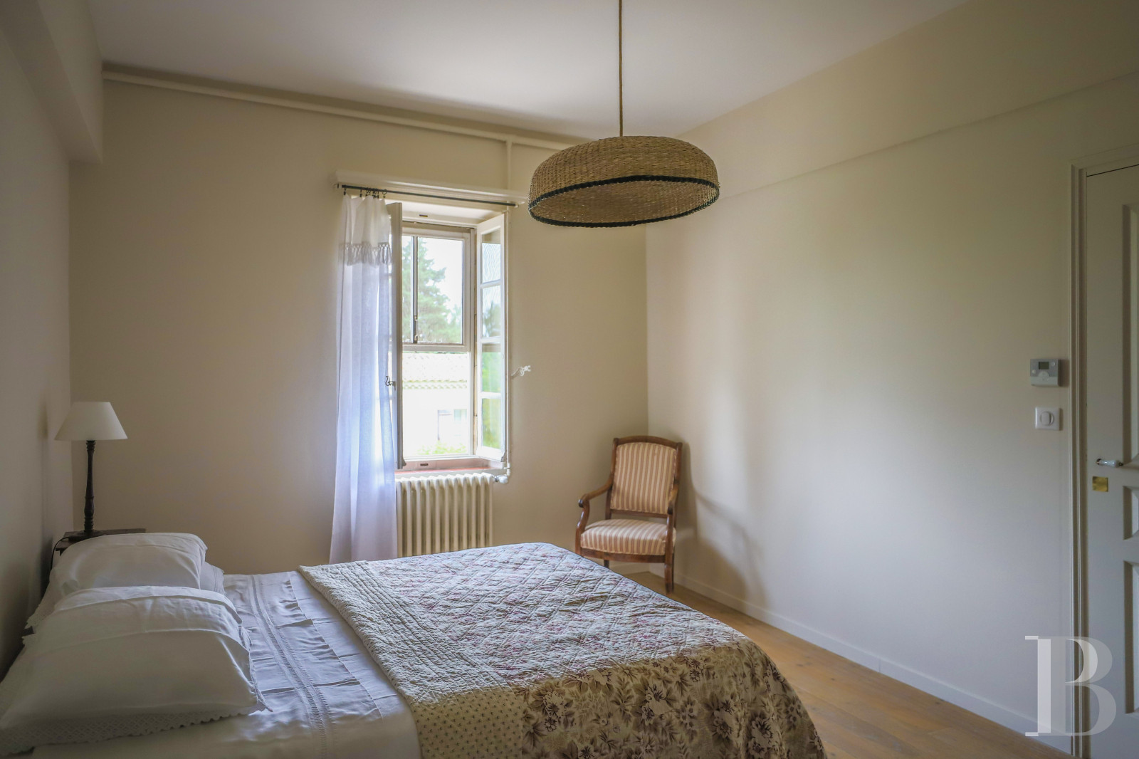 À Tarascon, dans les Bouches-du-Rhône, un mas du 15e siècle entouré d’oliveraies - photo  n°23