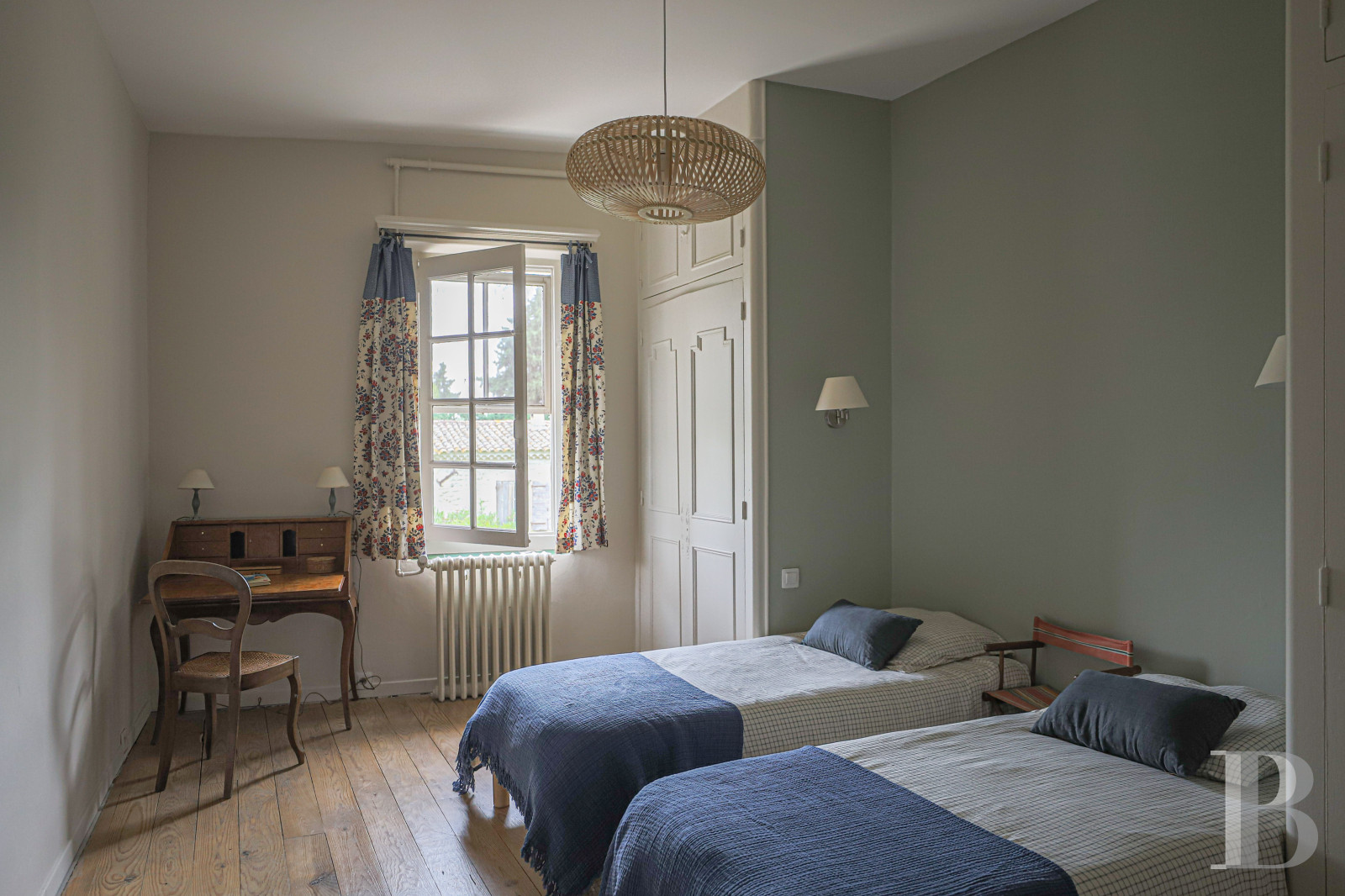 À Tarascon, dans les Bouches-du-Rhône, un mas du 15e siècle entouré d’oliveraies - photo  n°24