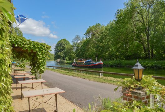 center-val-de-loire - A waterside house and Scottish-style inn, facing a canal, tucked away in  the valley of the River Loing in France’s Centre-Val de Loire region