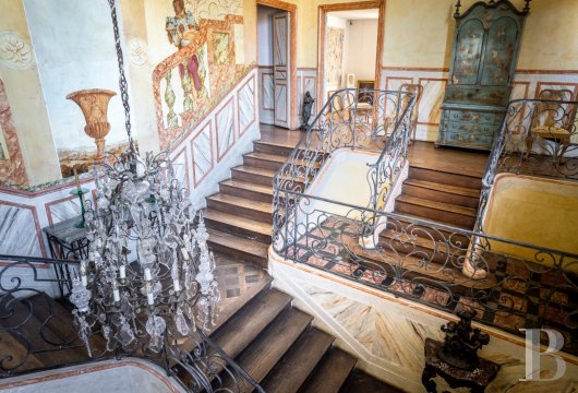 midi-pyrenees - An 18th-century Italian-style chateau with tree-dotted grounds and a swimming pool, 50 minutes from Toulouse