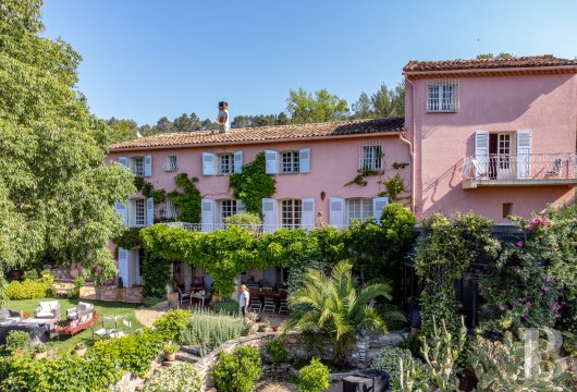 paca - Dans le Moyen-Var, une bastide des années 1930 en position dominante et son terrain d'1 ha