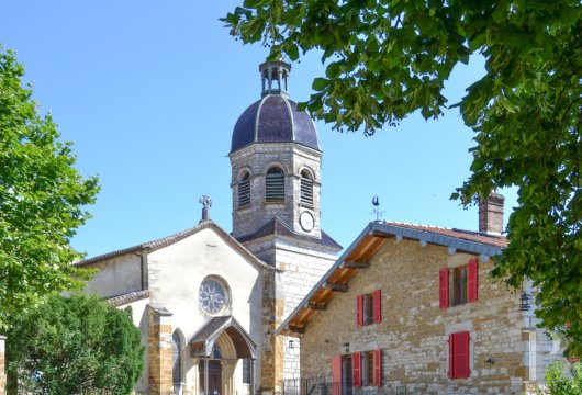 rhones-alps - A fully renovated house with far-reaching views, nestled in a medieval village between eastern France’s Bresse and Jura regions