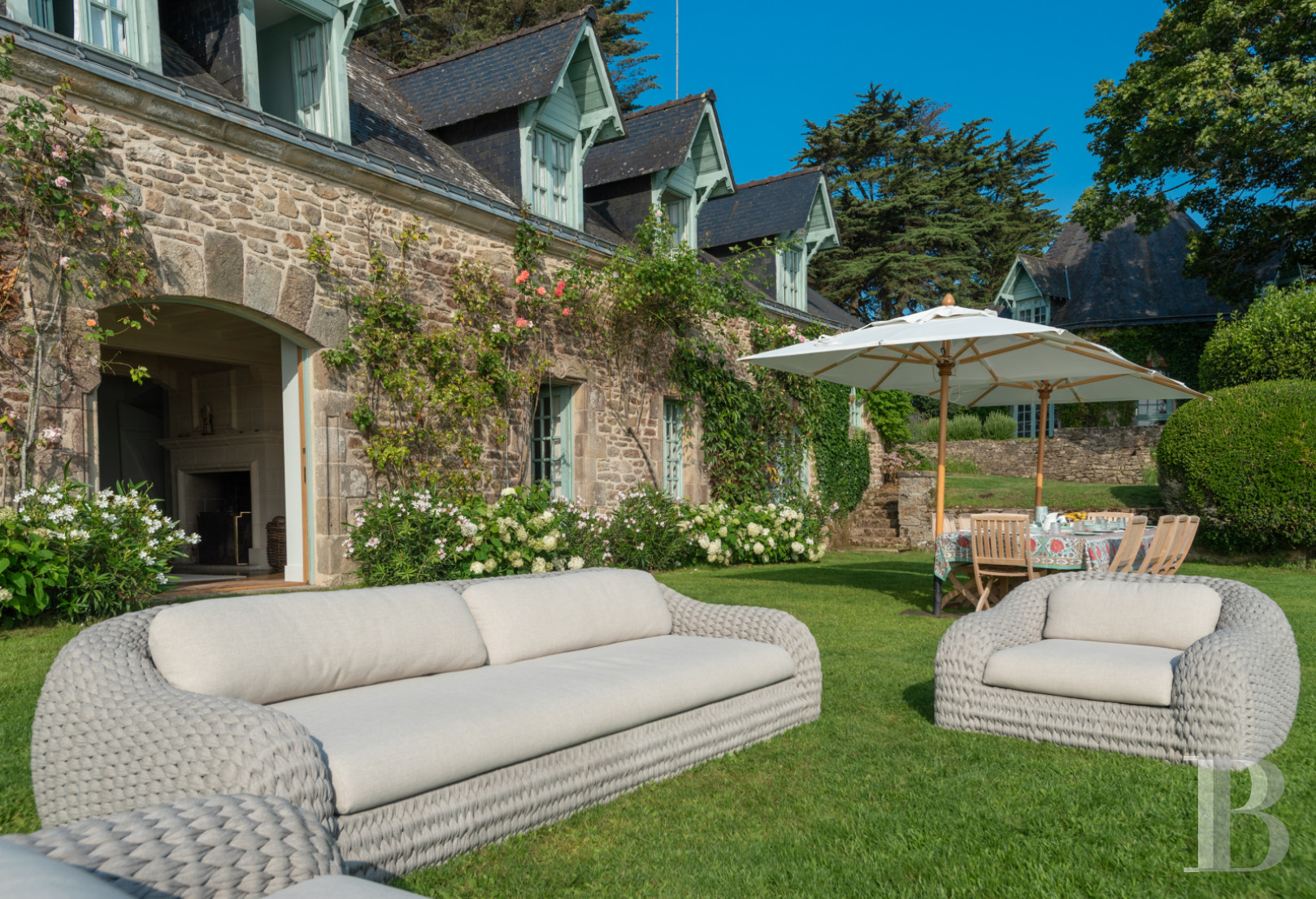 À Arradon, dans le golfe du Morbihan, une île privée de douze hectares et ses deux maisons - photo  n°19