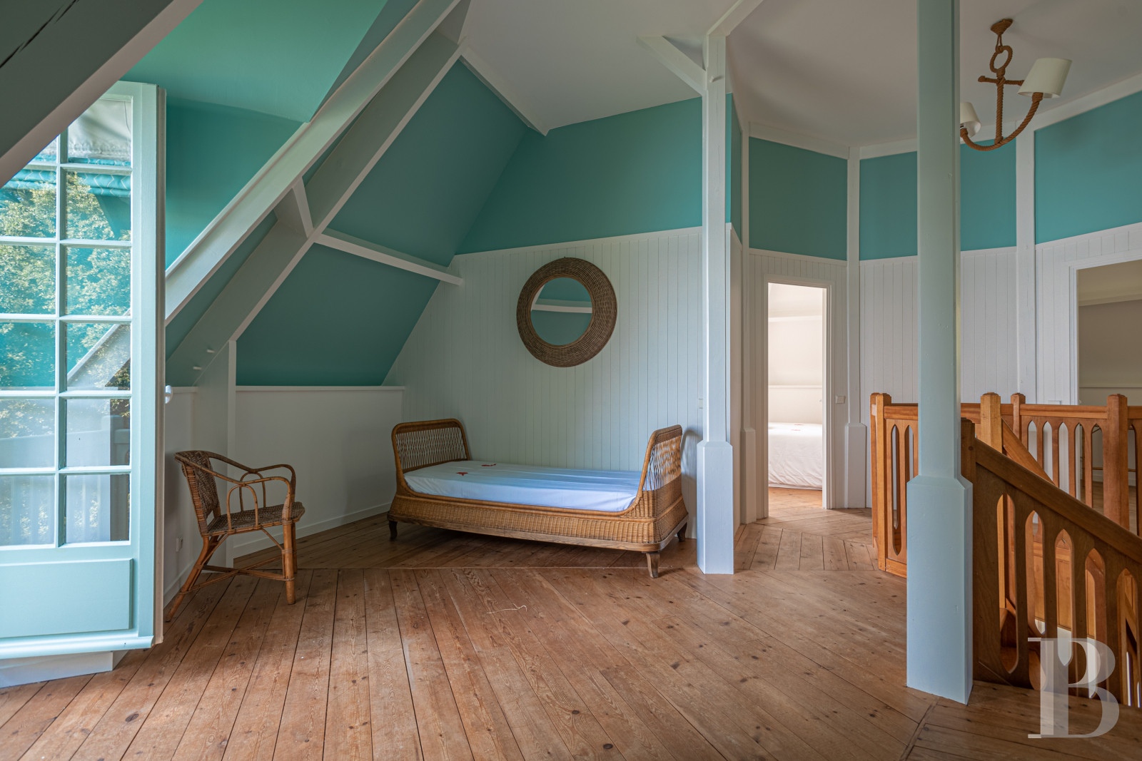 À Arradon, dans le golfe du Morbihan, une île privée de douze hectares et ses deux maisons - photo  n°32