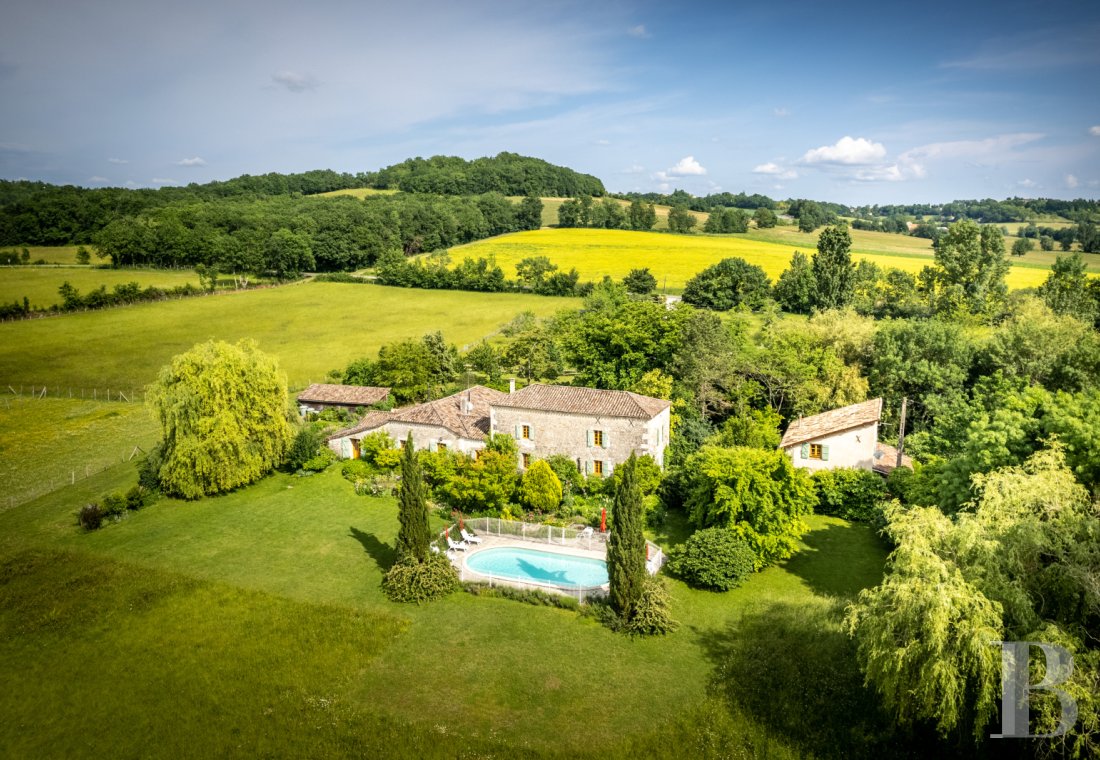 character properties France midi pyrenees   - 1