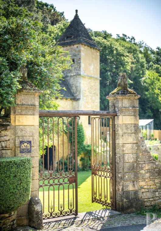An independent flat in a 15th-century château in the Périgord Noir, north of Sarlat-la-Canéda  - photo  n°3