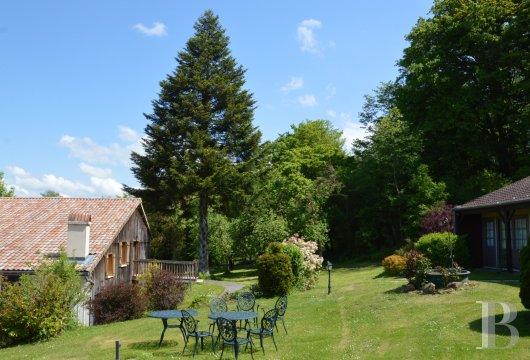 lorraine - A former hotel-restaurant with 14 rooms, on the edge of the magnificent Argonne forest,  30 minutes from the TGV station that connects to Paris in 58 minutes 