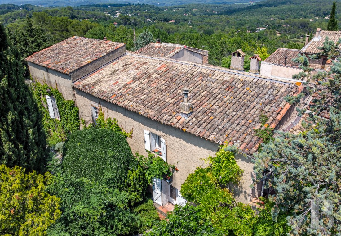 Character houses for sale - provence-cote-dazur - A former 18th century farmstead with inner courtyard  in a peaceful hamlet near Le Thoronet 