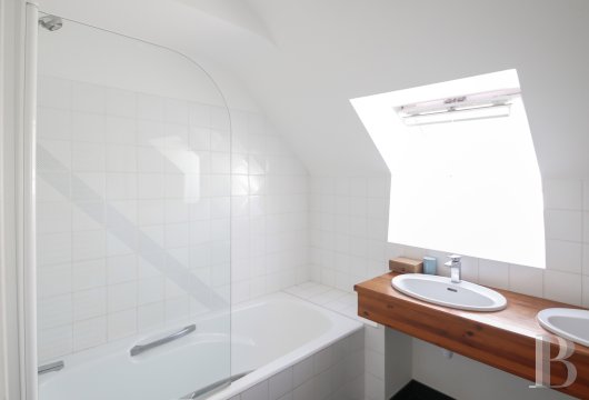 A contemporary villa next to the canal in Vannes, Morbihan - photo  n°31
