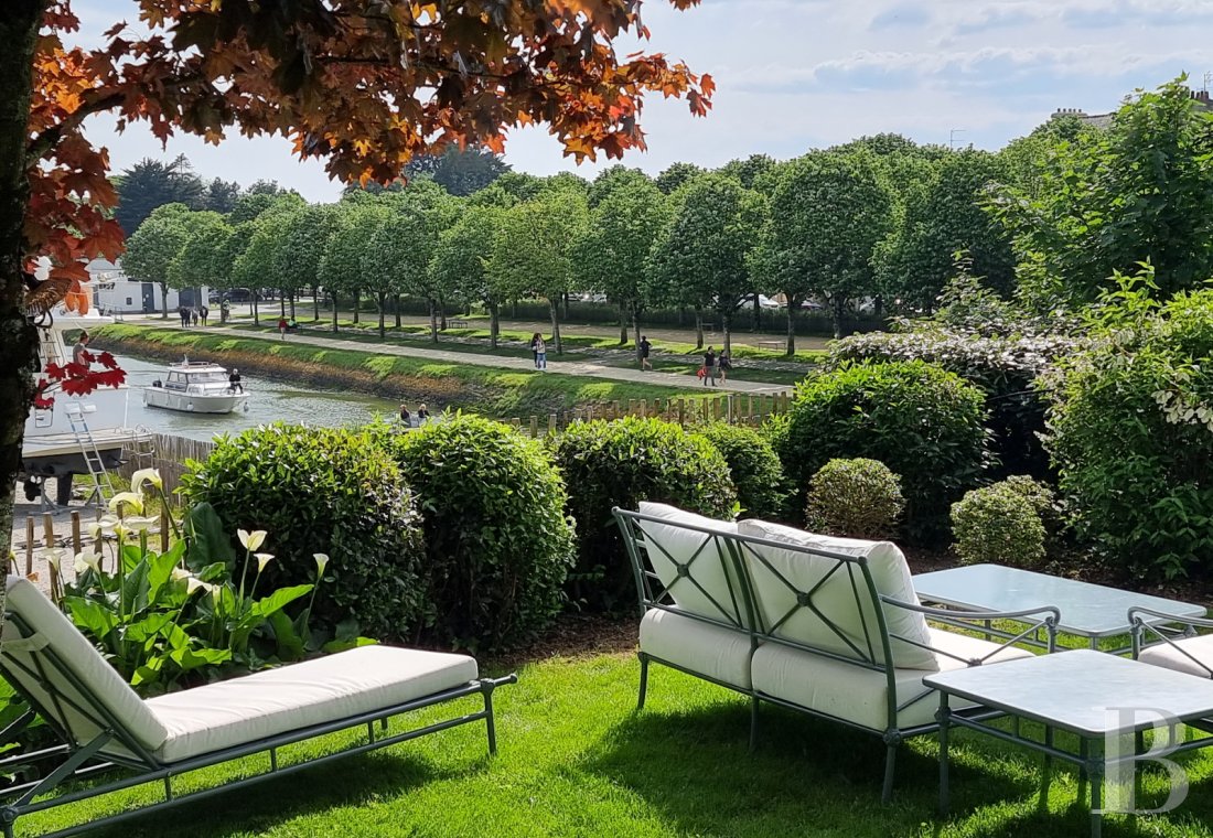 A contemporary villa next to the canal in Vannes, Morbihan - photo  n°42