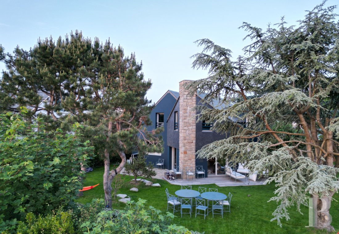 A contemporary villa next to the canal in Vannes, Morbihan - photo  n°47