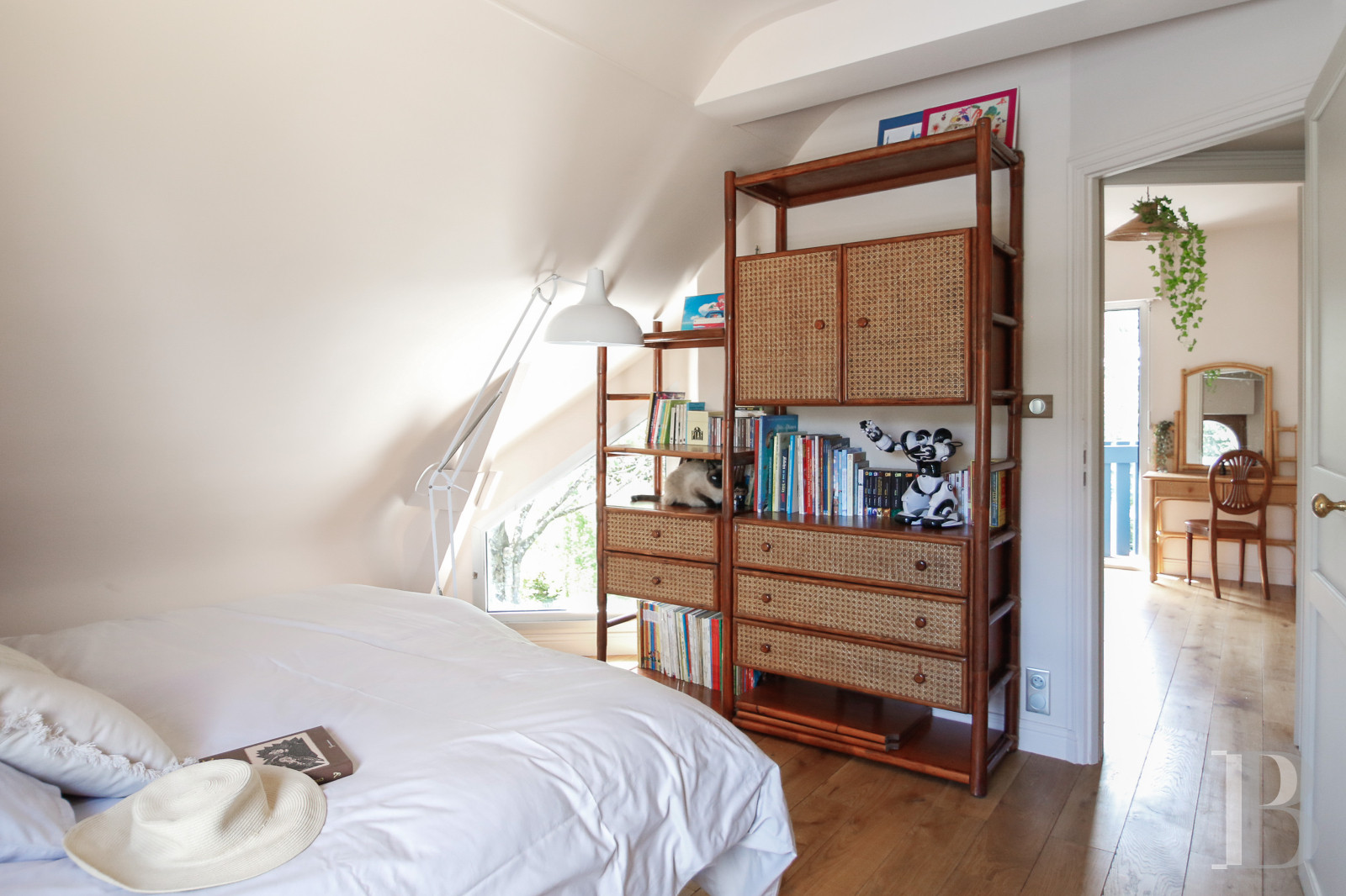 À Vannes, dans le Morbihan, une villa contemporaine au bord du canal - photo  n°23