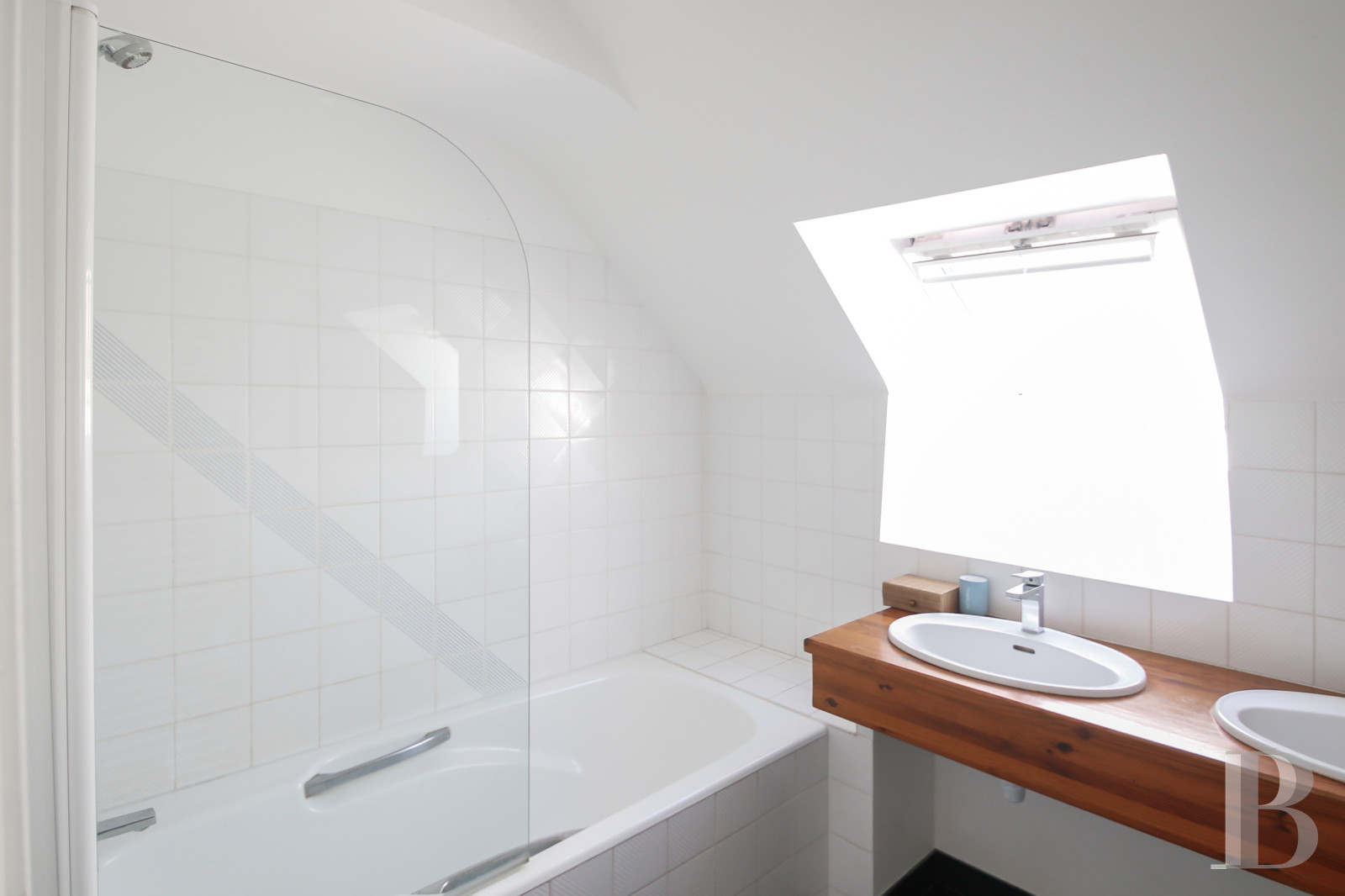 À Vannes, dans le Morbihan, une villa contemporaine au bord du canal - photo  n°31