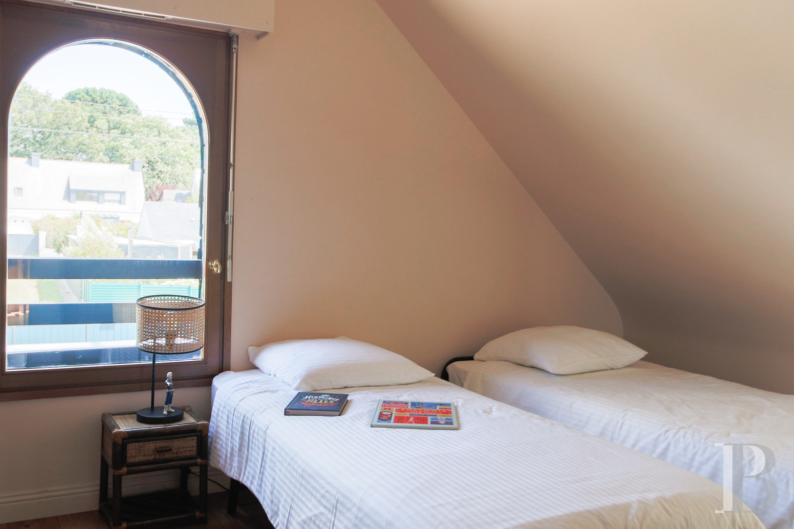 À Vannes, dans le Morbihan, une villa contemporaine au bord du canal - photo  n°30