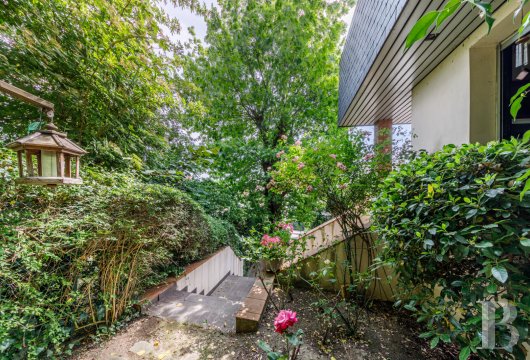 paris - A specially designed house with a floor area of 245m² and a garden in the town of Fontenay-aux-Roses, very close to Paris
