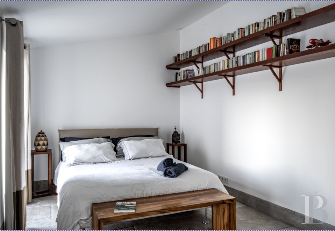 A proximité de Lisbonne, à l’entrée du parc naturel de Sintra-Cascais, une maison de village avec jardin, terrasses et patios - photo  n°20