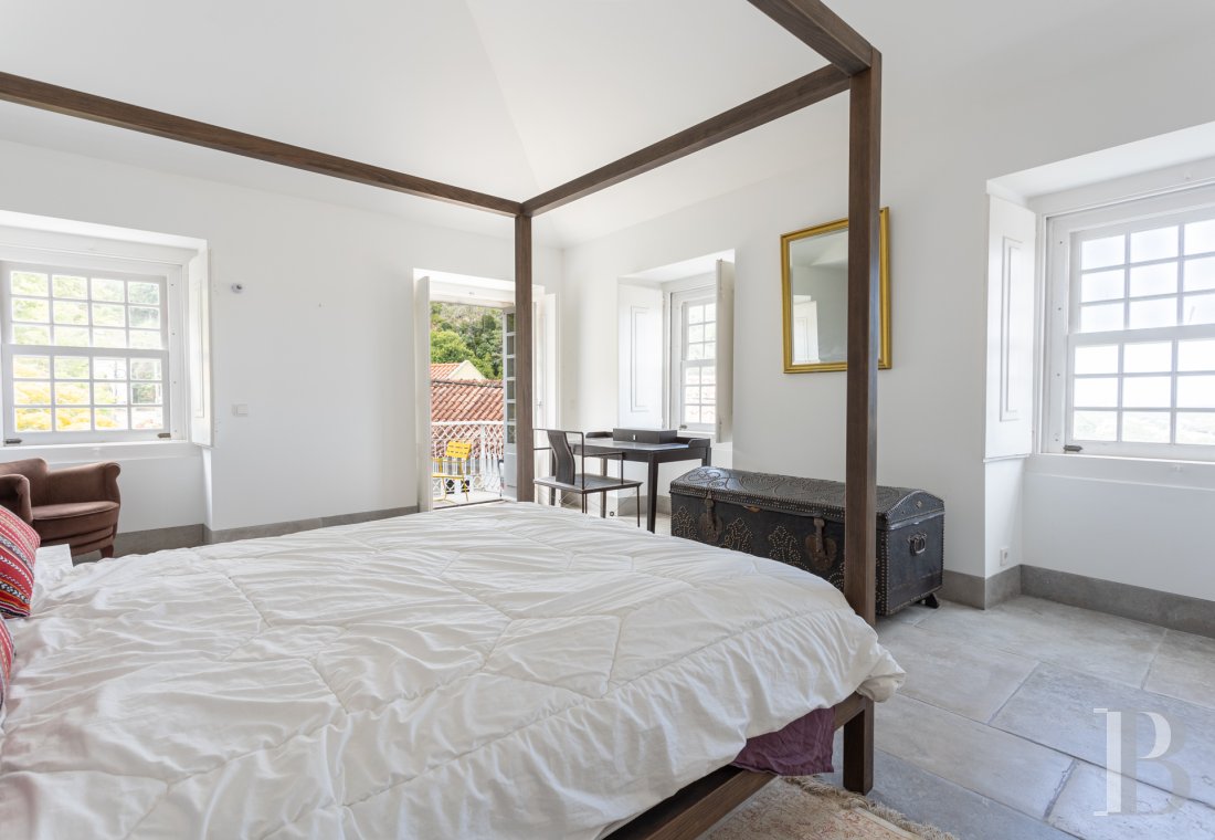 A proximité de Lisbonne, à l’entrée du parc naturel de Sintra-Cascais, une maison de village avec jardin, terrasses et patios - photo  n°12