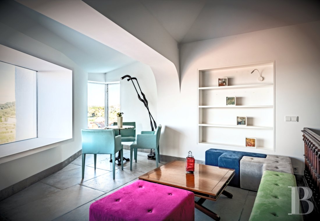 A proximité de Lisbonne, à l’entrée du parc naturel de Sintra-Cascais, une maison de village avec jardin, terrasses et patios - photo  n°15