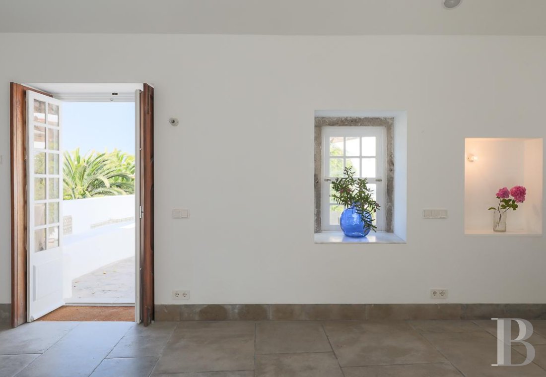 A proximité de Lisbonne, à l’entrée du parc naturel de Sintra-Cascais, une maison de village avec jardin, terrasses et patios - photo  n°26