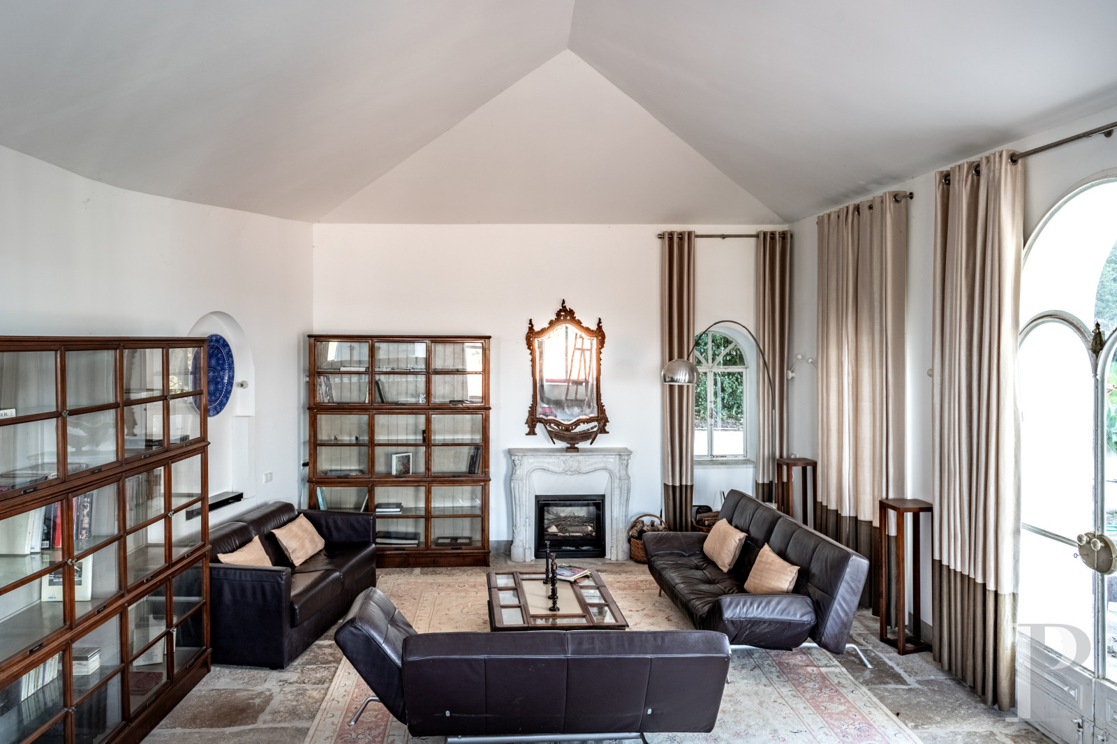 A proximité de Lisbonne, à l’entrée du parc naturel de Sintra-Cascais, une maison de village avec jardin, terrasses et patios - photo  n°9