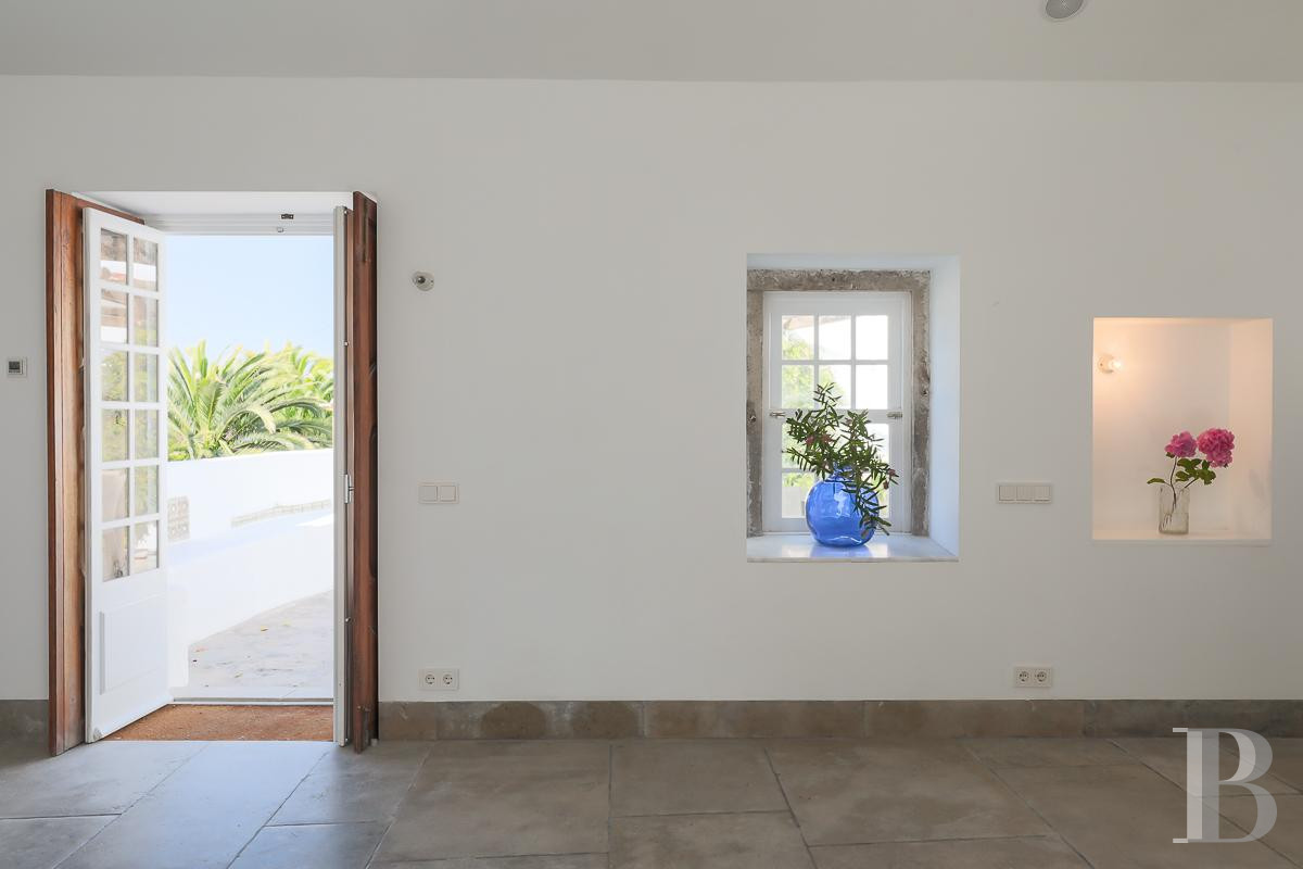 A proximité de Lisbonne, à l’entrée du parc naturel de Sintra-Cascais, une maison de village avec jardin, terrasses et patios - photo  n°26