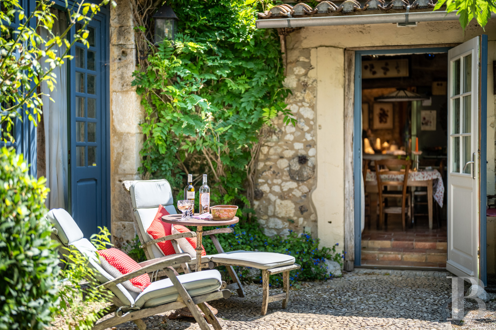 A welcoming 16th-century village house south of Bergerac in the Dordogne  - photo  n°2