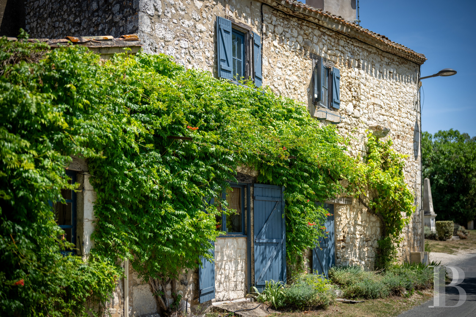A welcoming 16th-century village house south of Bergerac in the Dordogne  - photo  n°1