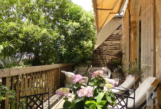 midi-pyrenees - Au cœur d’une cité historique du Gers, entre Toulouse et Bordeaux, une demeure des 15e et 18e s. rénovée, ses dépendances et son jardin