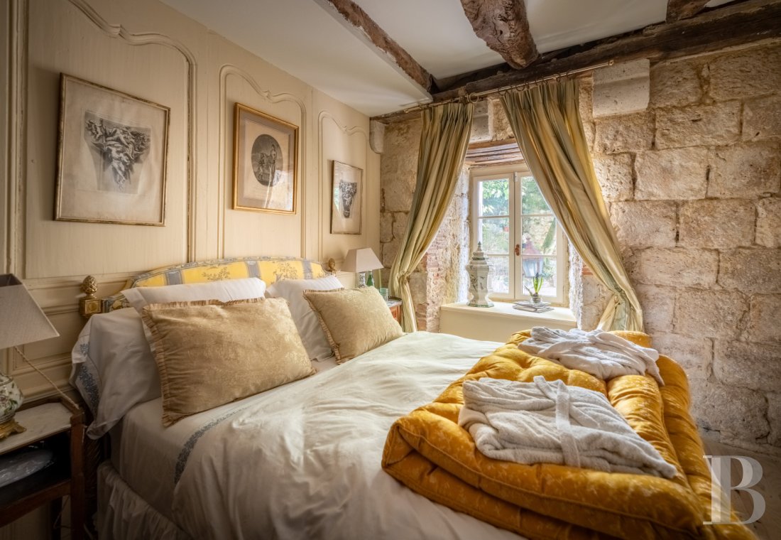 mansion houses for sale France midi pyrenees   - 1