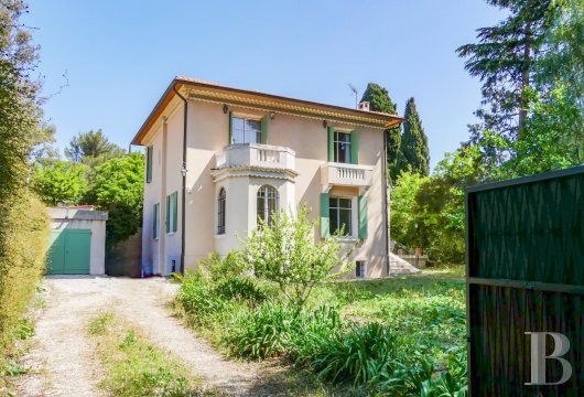 paca - Dans le quartier du cap Brun, à Toulon, à 10 min à pied de la plage, une maison de maître rénovée de 1930, ses dépendances et son jardin
