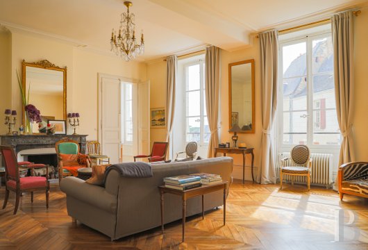 pays-de-loire - In a small historic town in Anjou, an 18th-century townhouse with a garden