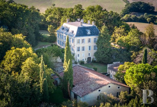 midi-pyrenees - An elegant 19th-century house with a pool, outbuildings and 7.5 hectares of grounds, five minutes from a vibrant, picturesque town in the Lomagne area of south-west France