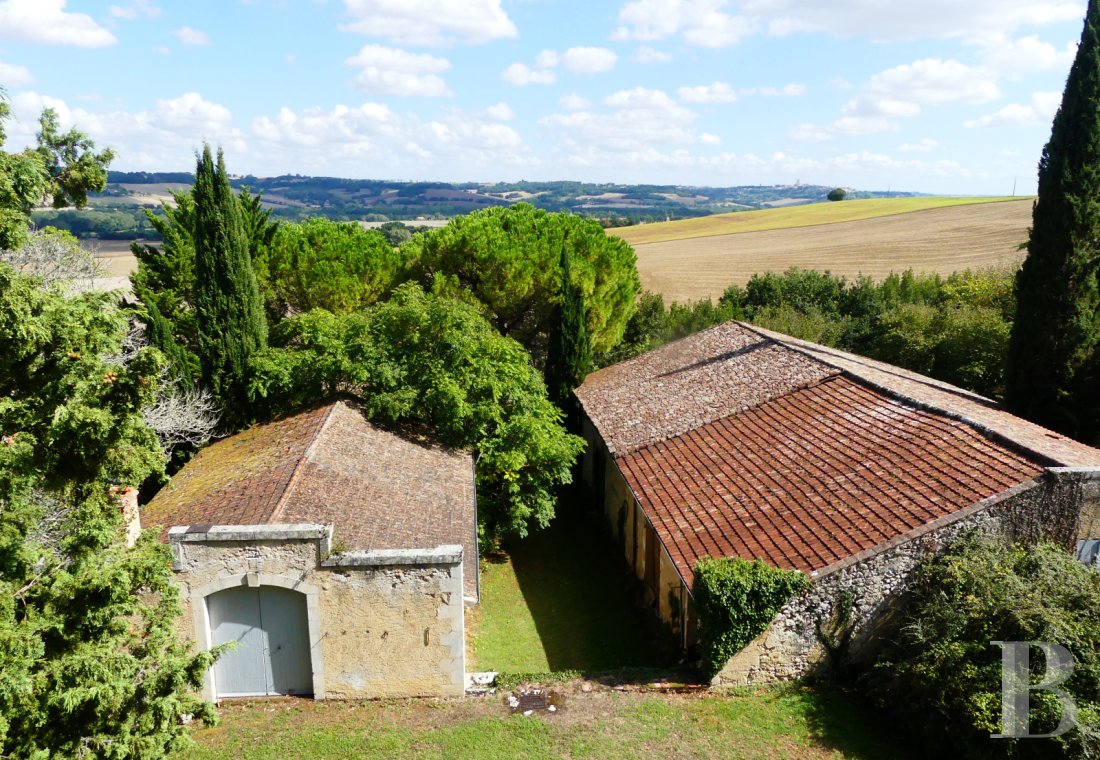 chateaux for sale France midi pyrenees   - 18